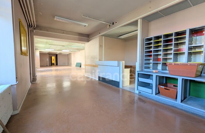 Immeuble à vendre SEGONZAC (16) Investisseurs ou Professionnels: une belle opportunité — photo 3
