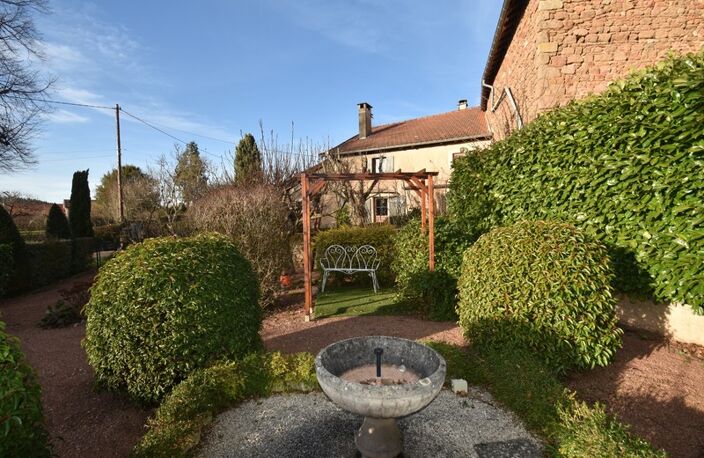 Maison en Pierre avec jardin et terrain attenant -  120m² -3 chambres - CHAUFFAILLES (71) — photo 2