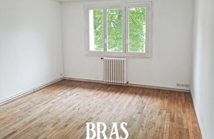 BD PIERRE DE COUBERTIN, T4 de 65,82 m² — photo 2