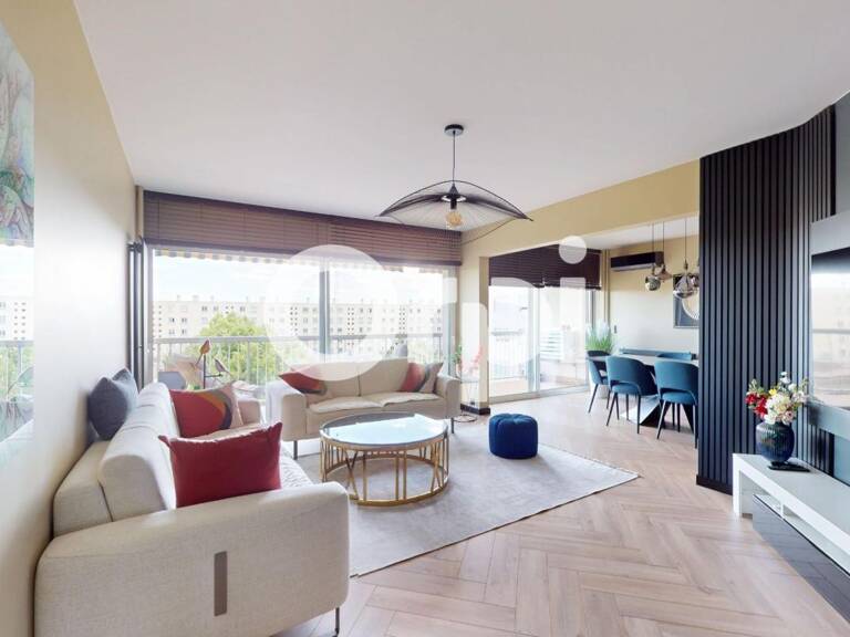 Appartement T4 séjour, double secteur Bron Terraillon dans copropriété années 70 — photo 1