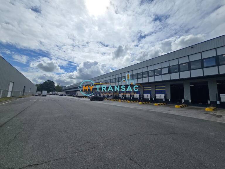 MY TRANSAC vous propose à la location une cellule d'Activité/Logistique de 4 065 m² avec Quai sur la commune de SAINT WITZ — photo 1