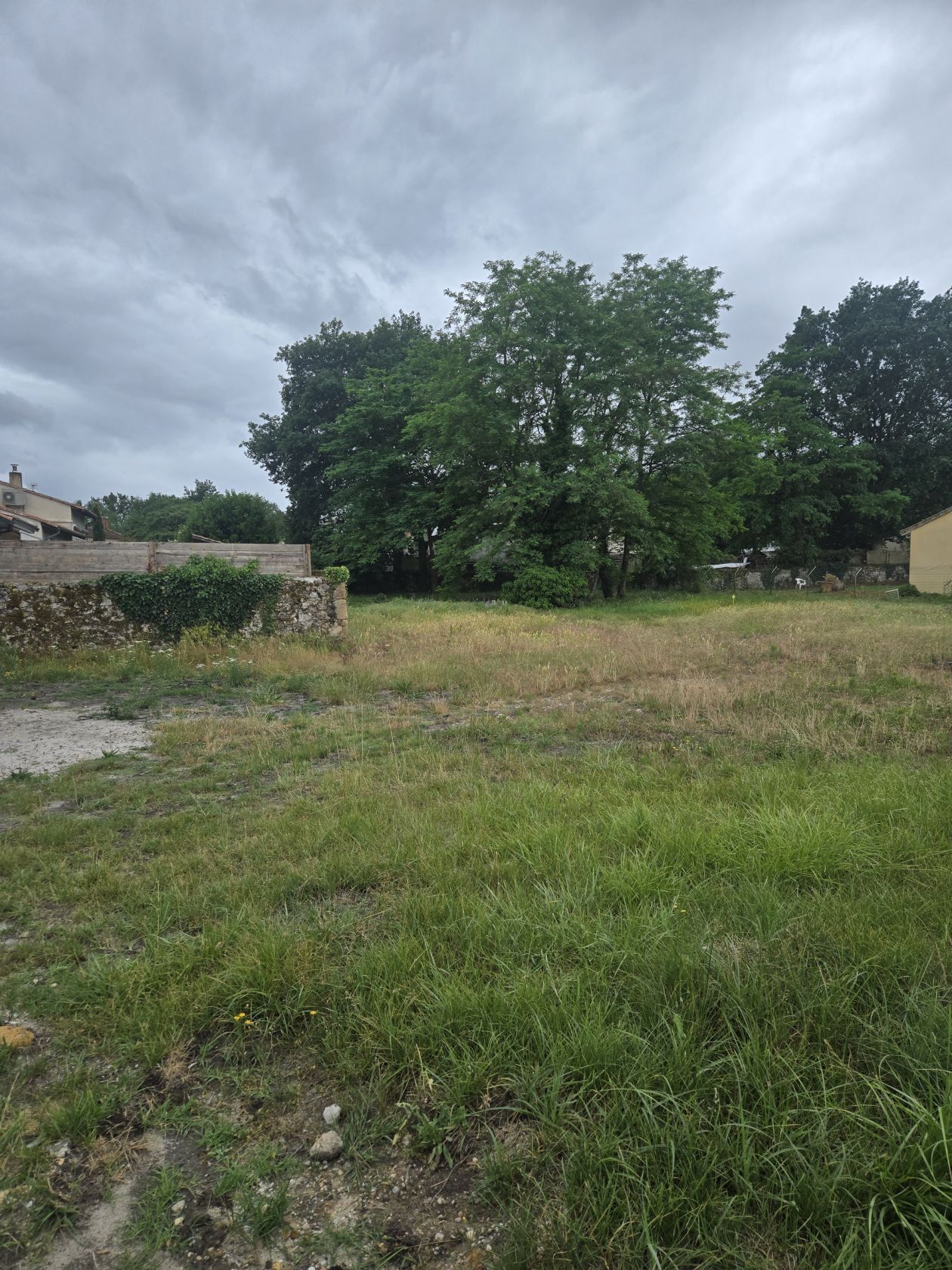Terrain à bâtir de 700 m² à LANDIRAS (33)