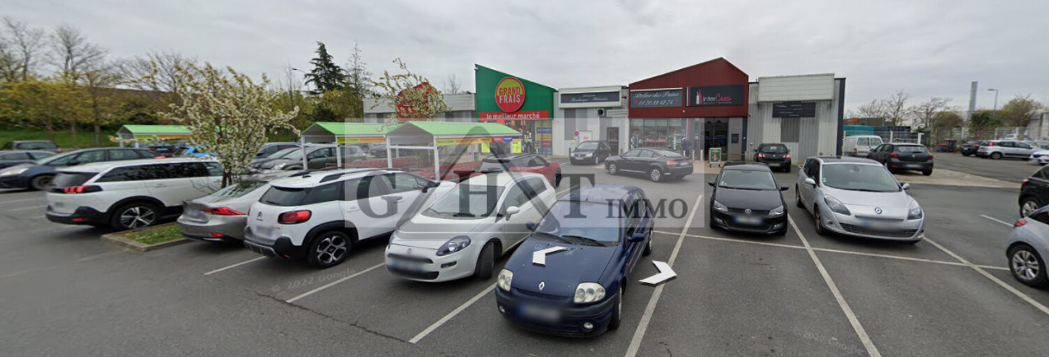 Commerce  1786 m² à vendre à Combs-la-Ville (77380)