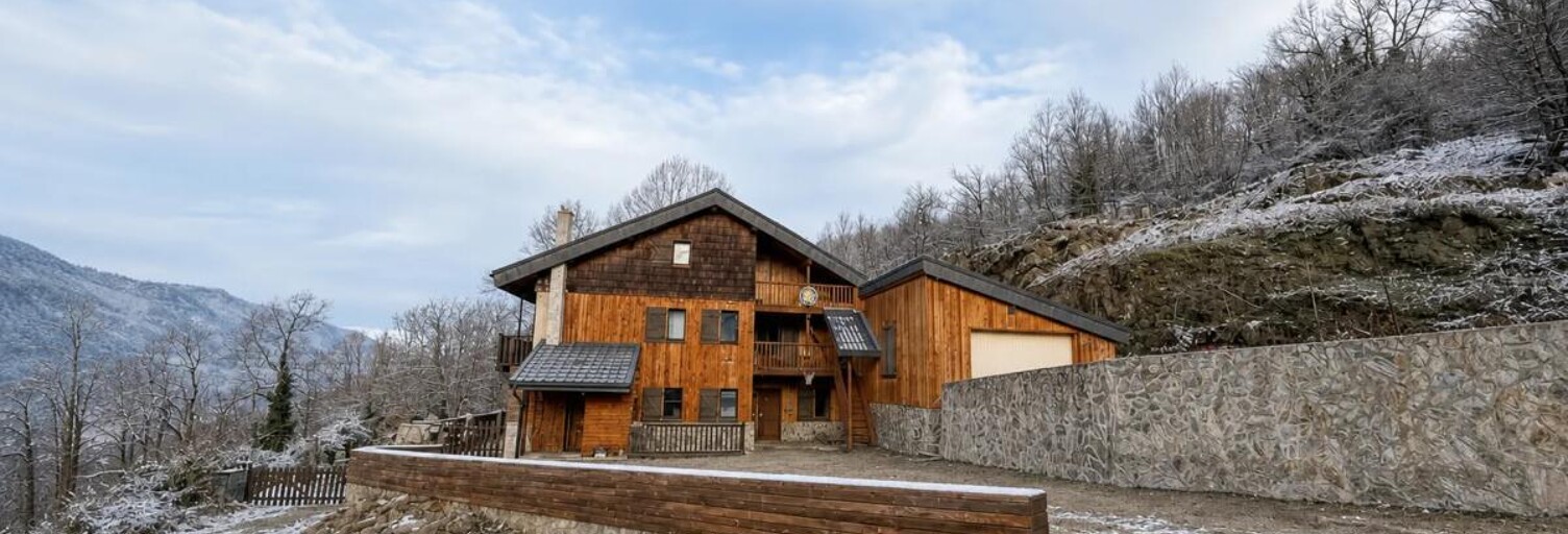 Maison 11 Pièces 500 m² à vendre à Ax-les-Thermes (09110)