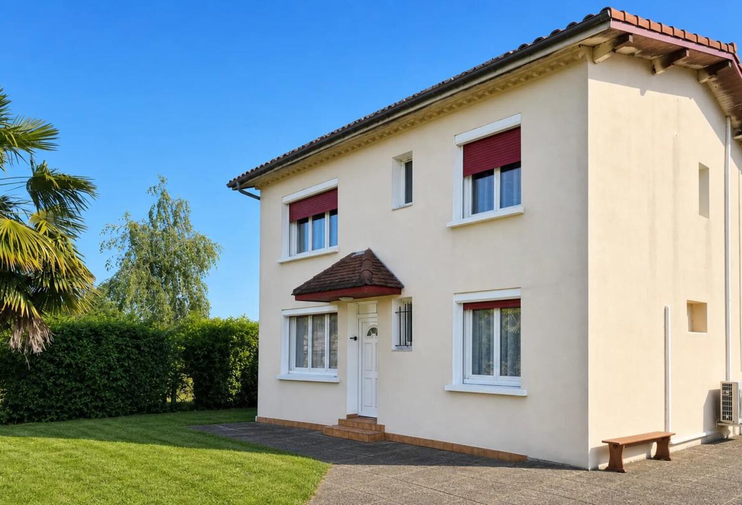 Maison de 6 pièces de 102 m² situé à Biron — photo 1