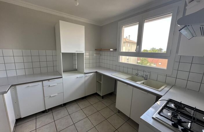 F3, 2 chambres +box et cave Centre ville — photo 3