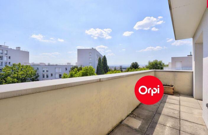 Appartement À Vendre - T2 - 40m2 - Dernier étage - Parking - Garage en sus — photo 2