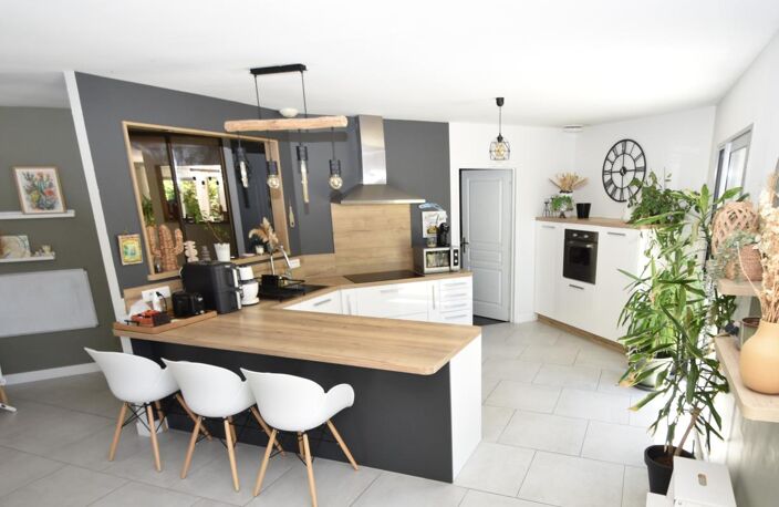 Maison contemporaine dans un bel environnement — photo 5