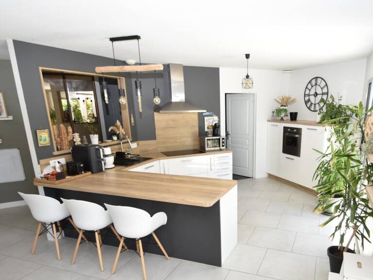 Maison contemporaine dans un bel environnement — photo 1