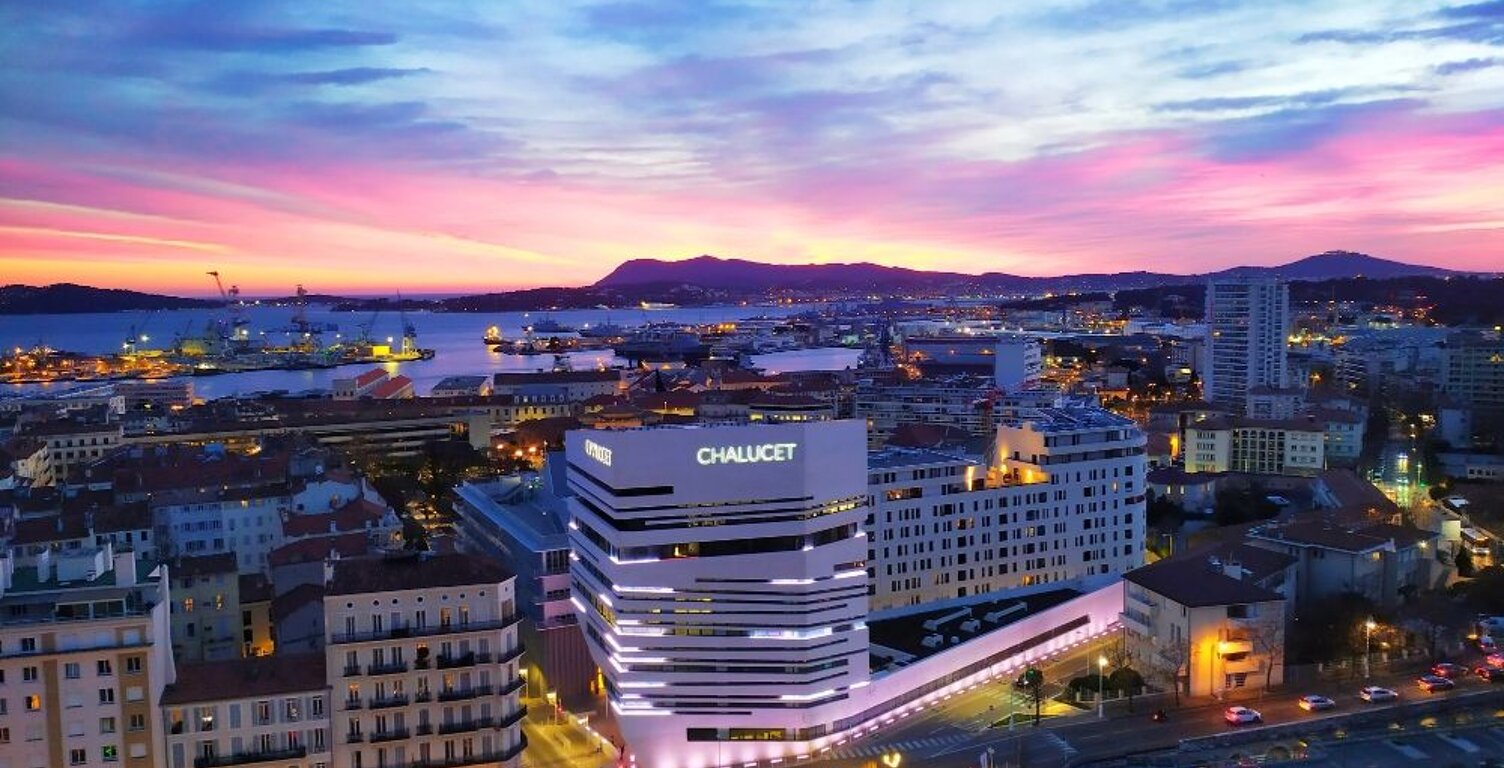 Appartement à vendre - Dernier étage - Vue exceptionnelle Faron & aperçu mer-  T4 avec balcons - TOULON-CLARET — photo 1