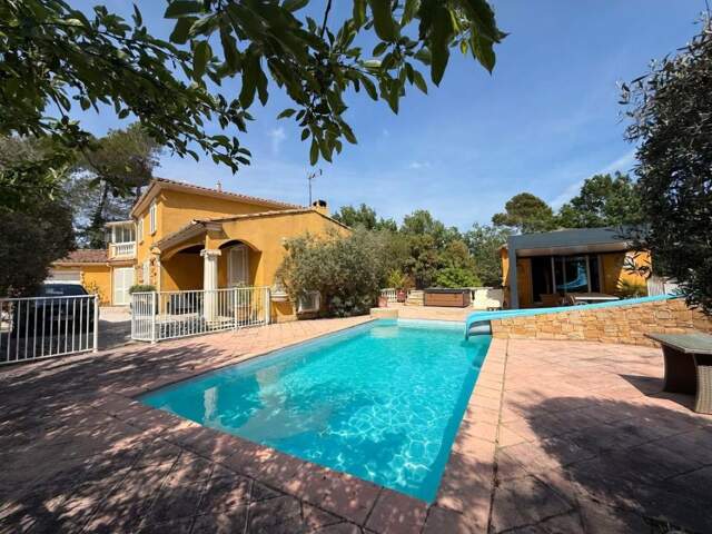 Villa à vendre — photo du bien