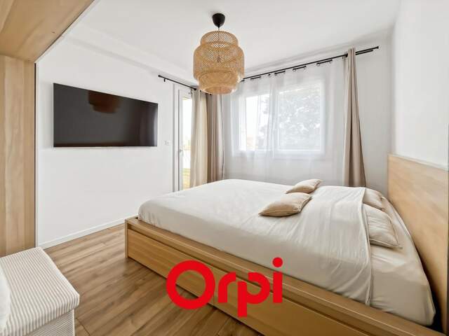 Appartement À Vendre — photo du bien