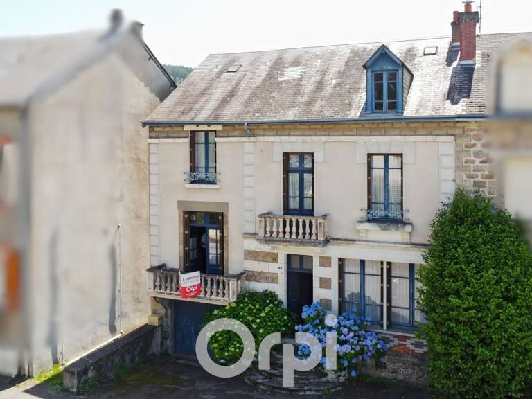 Maison familiale pleine de charme – 157 m² – 5 chambres – Jardin, garage et fort potentiel — photo 1