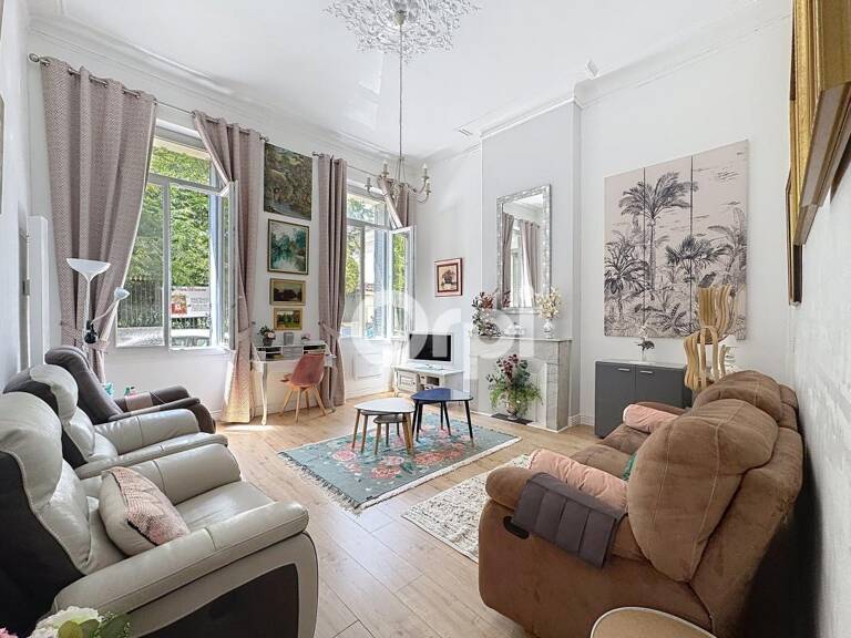 MAGNIFIQUE APPARTEMENT TYPE 4 INTÉGRALEMENT RÉNOVÉ EN SOUPLEX - 128 M2 LOI CARREZ - AVEC TERRASSE  DANS VÉRITABLE IMMEUBLE HAUSSMANNIEN EN HYPERCENTRE — photo 1