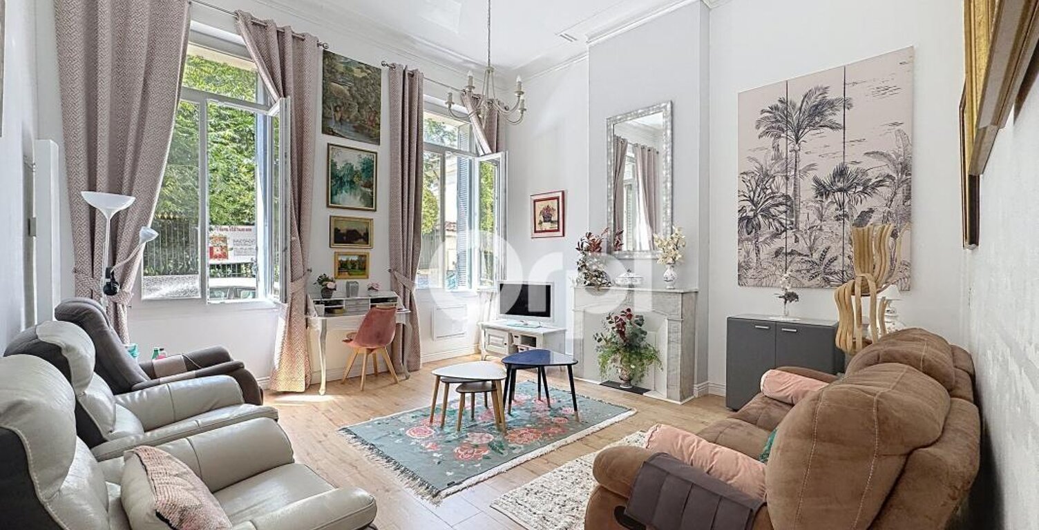 MAGNIFIQUE APPARTEMENT TYPE 4 INTÉGRALEMENT RÉNOVÉ EN SOUPLEX - 128 M2 LOI CARREZ - AVEC TERRASSE  DANS VÉRITABLE IMMEUBLE HAUSSMANNIEN EN HYPERCENTRE — photo 1