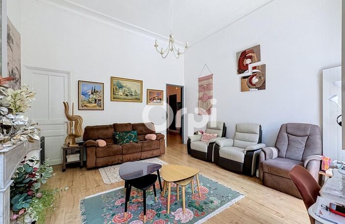 MAGNIFIQUE APPARTEMENT TYPE 4 INTÉGRALEMENT RÉNOVÉ EN SOUPLEX - 128 M2 LOI CARREZ - AVEC TERRASSE  DANS VÉRITABLE IMMEUBLE HAUSSMANNIEN EN HYPERCENTRE — photo 2