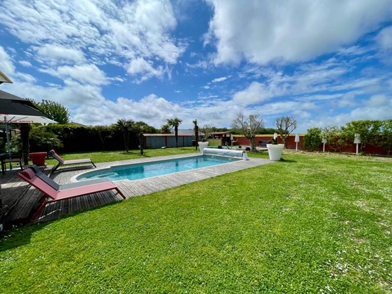 Maison plain-pied 4 ch - 201 m² / Piscine / Bourgneuf / La Rochelle — photo 1