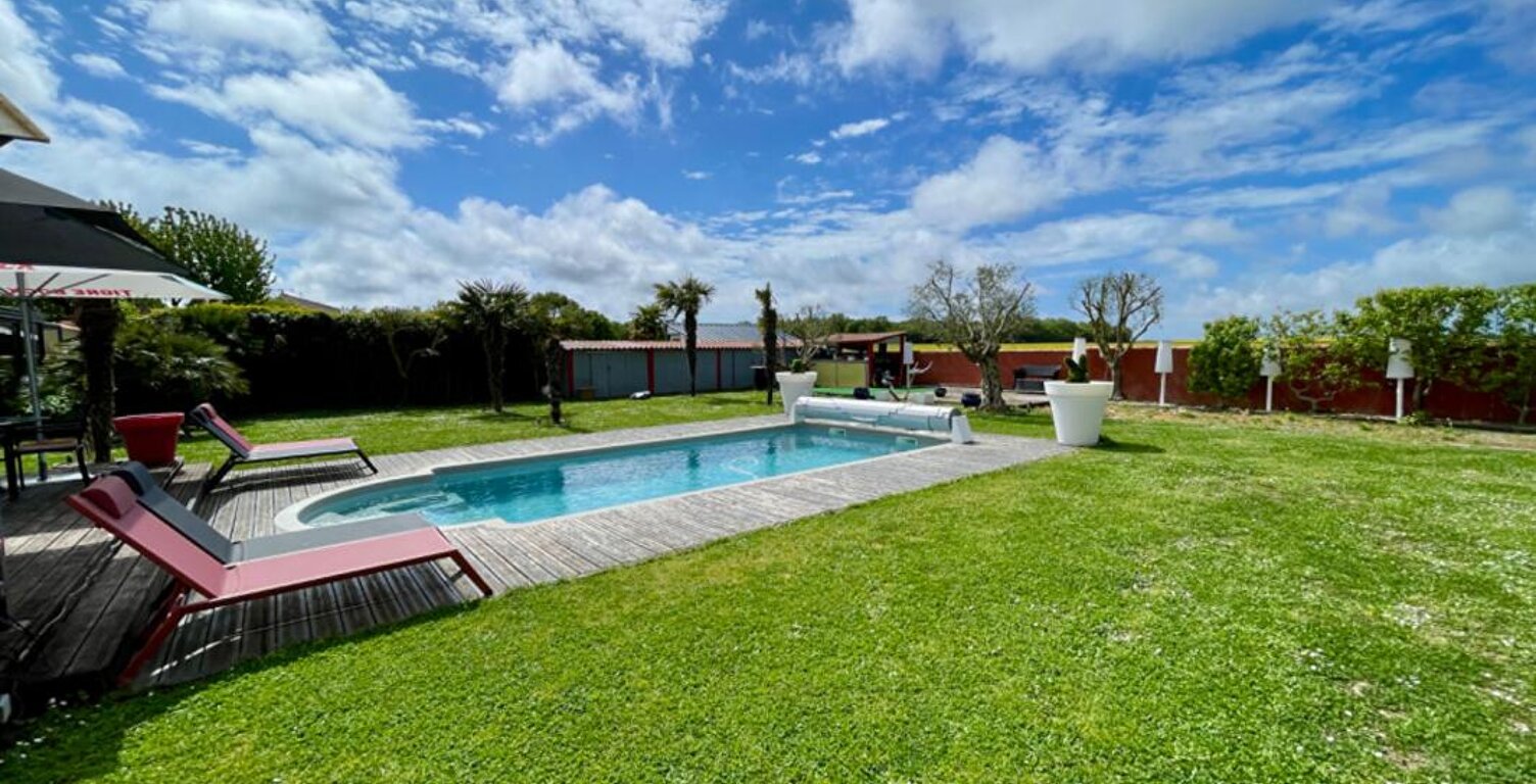 Maison plain-pied 4 ch - 201 m² / Piscine / Bourgneuf / La Rochelle — photo 1