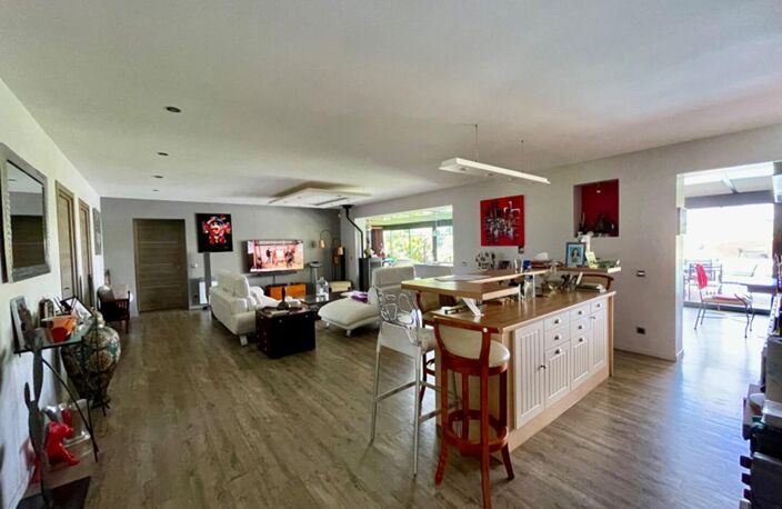 Maison plain-pied 4 ch - 201 m² / Piscine / Bourgneuf / La Rochelle — photo 4