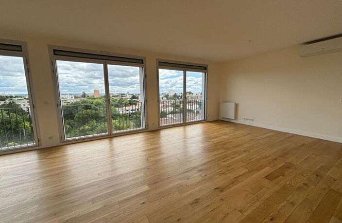 Appartement Bordeaux 5 pièce(s) — photo 2