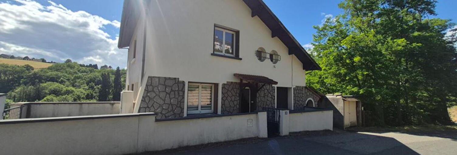 Maison 11 Pièces 231 m² à vendre à Le Chambon-Feugerolles (42500)