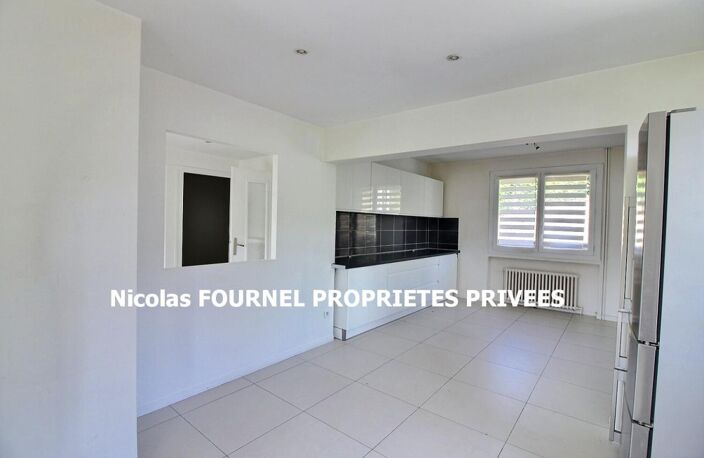 Maison Le Chambon Feugerolles 11 pièce(s) 231.86 m2 — photo 2