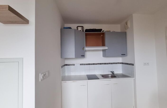 Location appartement 2 pièces 36 m² à Tours (37100) — photo 2