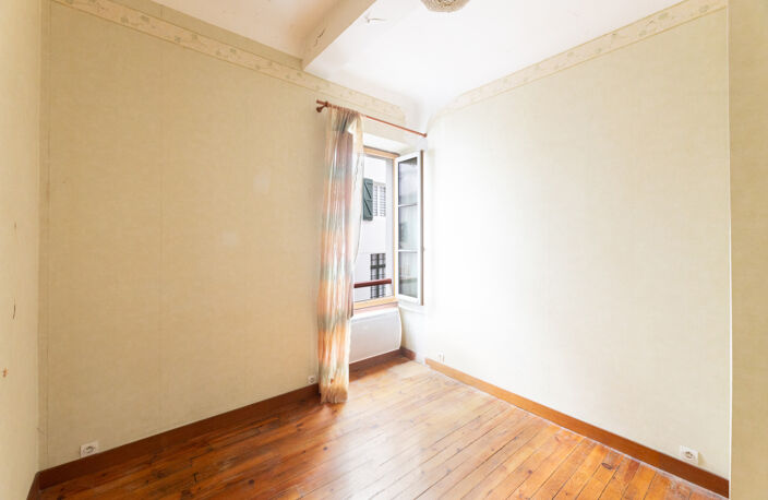 T3 de caractère avec cour privative en centre-ville — photo 5