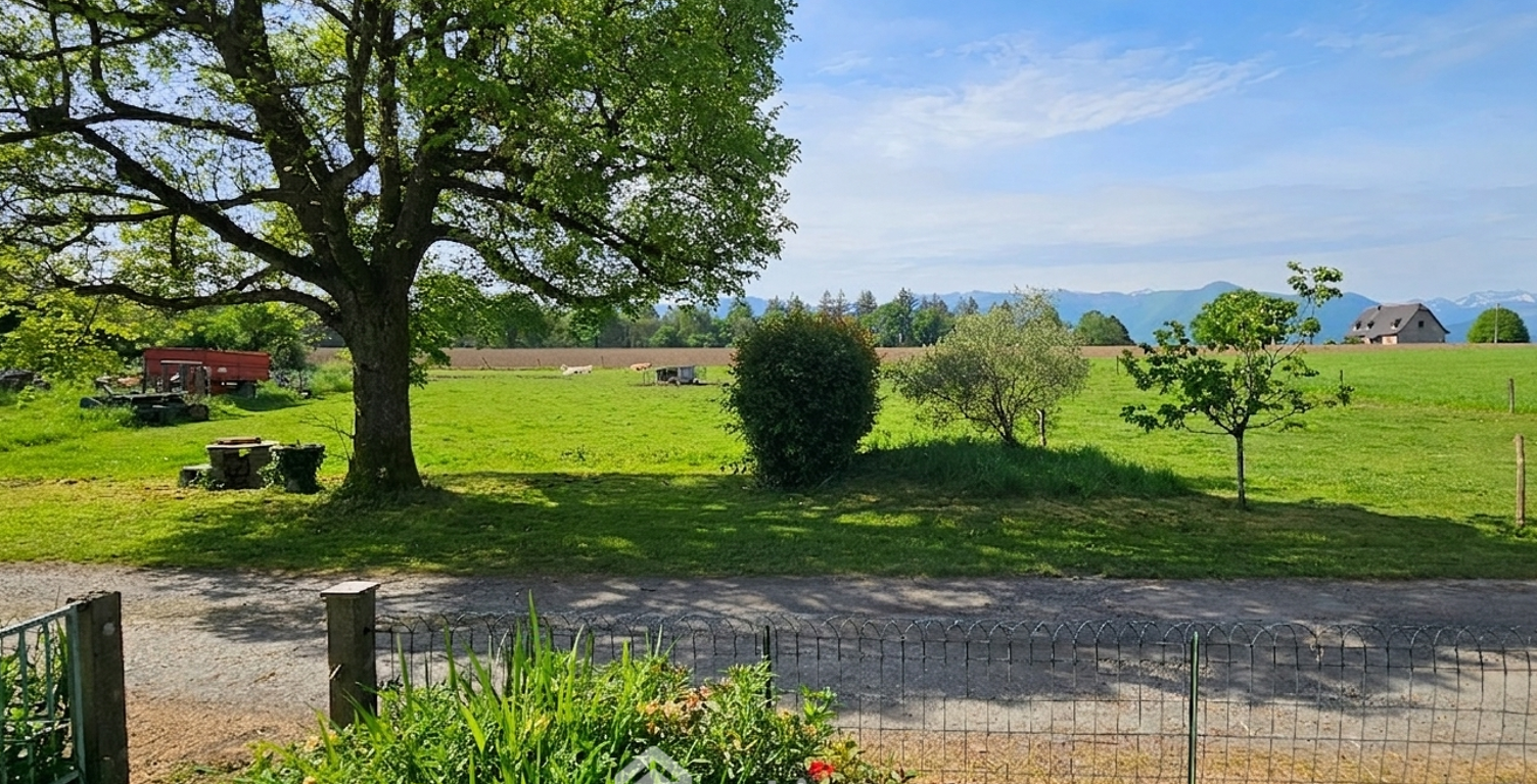 Maison - 115m² - Lamarque-Pontacq — photo 1