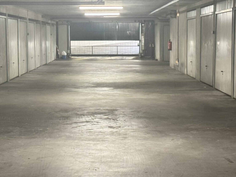 EXCLUSIVITÉ - VENTE GARAGE FERMÉ LYON 4 CROIX-ROUSSE — photo 1