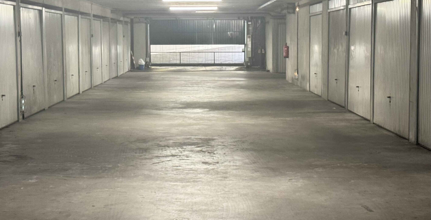 EXCLUSIVITÉ - VENTE GARAGE FERMÉ LYON 4 CROIX-ROUSSE — photo 1
