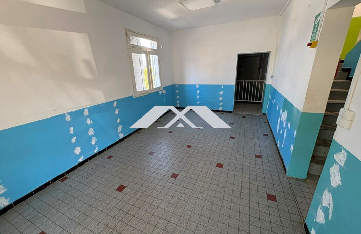 Immeuble professionnel ou commercial avec forte visibilité au T — photo 4