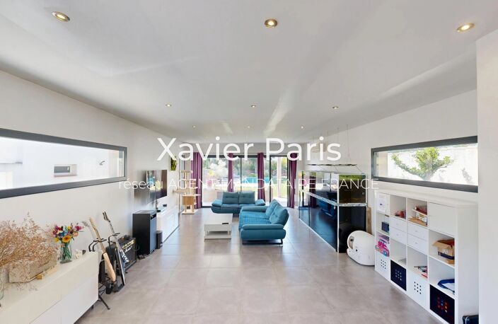 EXCLUSIVITÉ – PUYRICARD | ANCIEN CORPS DE FERME, EXTENSION CONTEMPORAINE, PISCINE CHAUFFÉE ET STUDIO INDÉPENDANT — photo 3