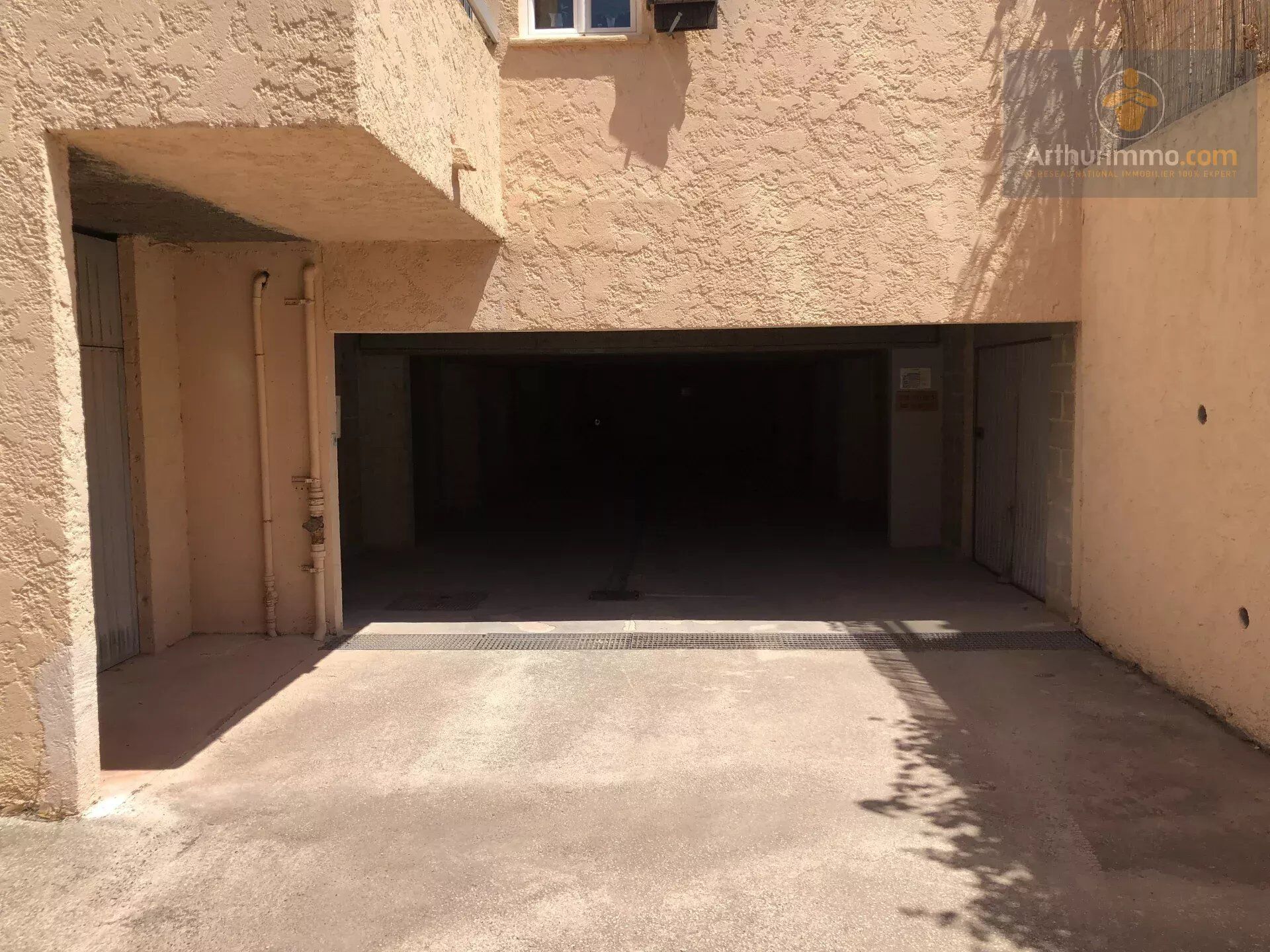 Vente Garage à Saint-Mandrier-sur-Mer · 35 000 €