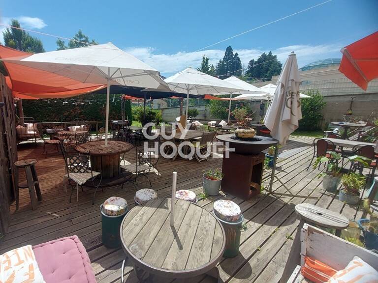 local — photo 1