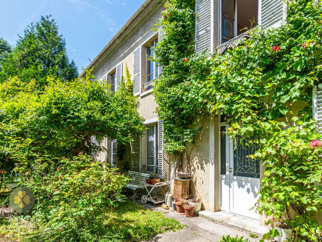 DEPT Yvelines (78) Thoiry centre Maison bourgeoise 170M2 ter — photo du bien
