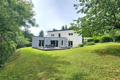 Maison 8 pièces 399900 €