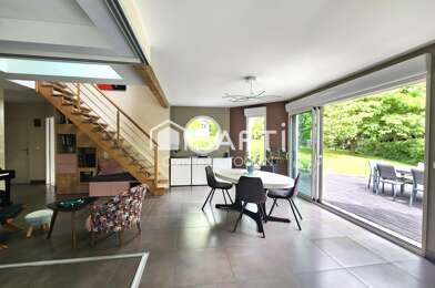 Maison 8 pièces 399900 €