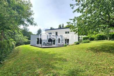 Maison 8 pièces 399900 €