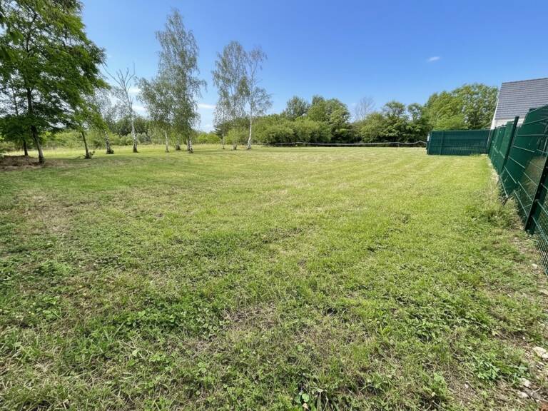 Grand terrain de 1123 m² déjà viabilisé  Second rang & Calme absolu proche Blois — photo 1