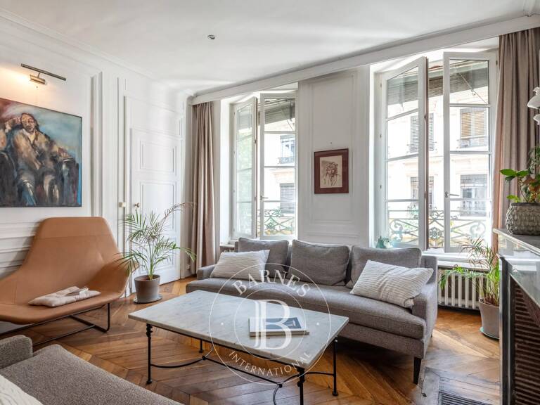 Lyon 1er – Rue de la Martinière – Appartement de caractère de 120 m² avec cave et grenier — photo 1