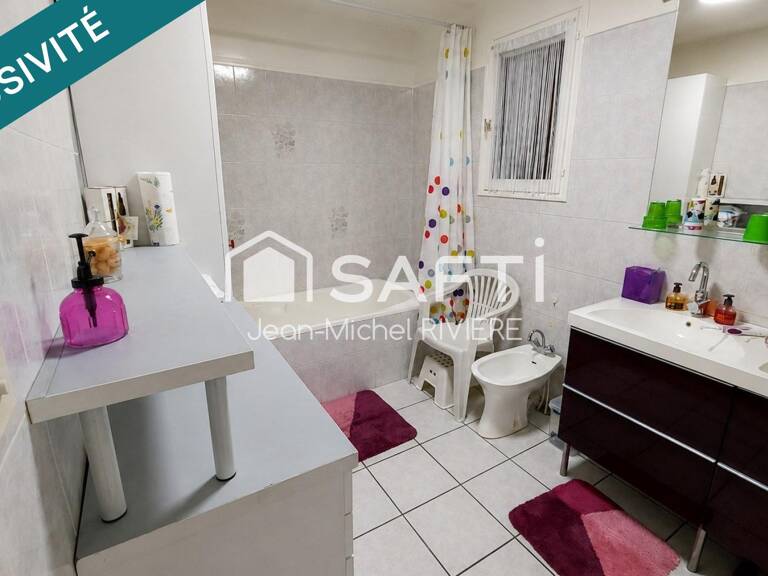 Située sur la commune de Saint-Martin-la-Plaine, je vous propose cette charmante Propriété Familiale de 146 m2 (+cellier de 24 m2 et garage de 26 m2), implantée sur 3300 m2 de terrain avec un petit étang. — photo 1