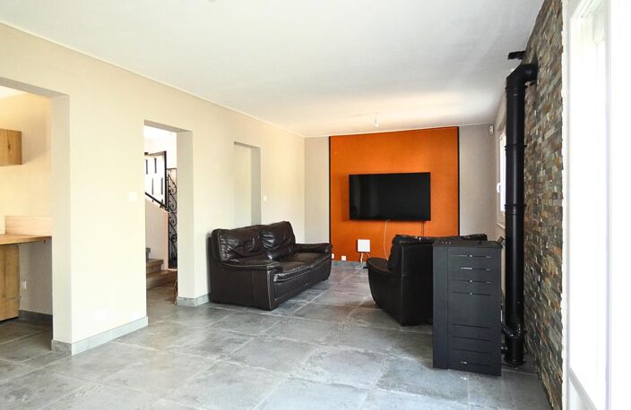 Villa R+1 entièrement rénovée de 85m² avec garage et jardin — photo 5