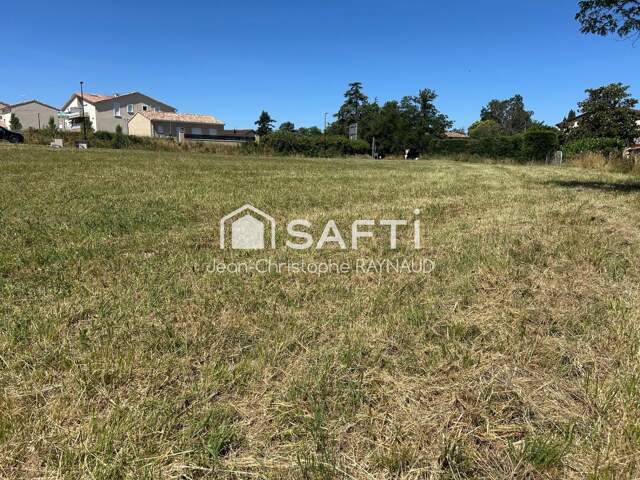 Terrain viabilisé de 1 112 m² à Brens — photo du bien