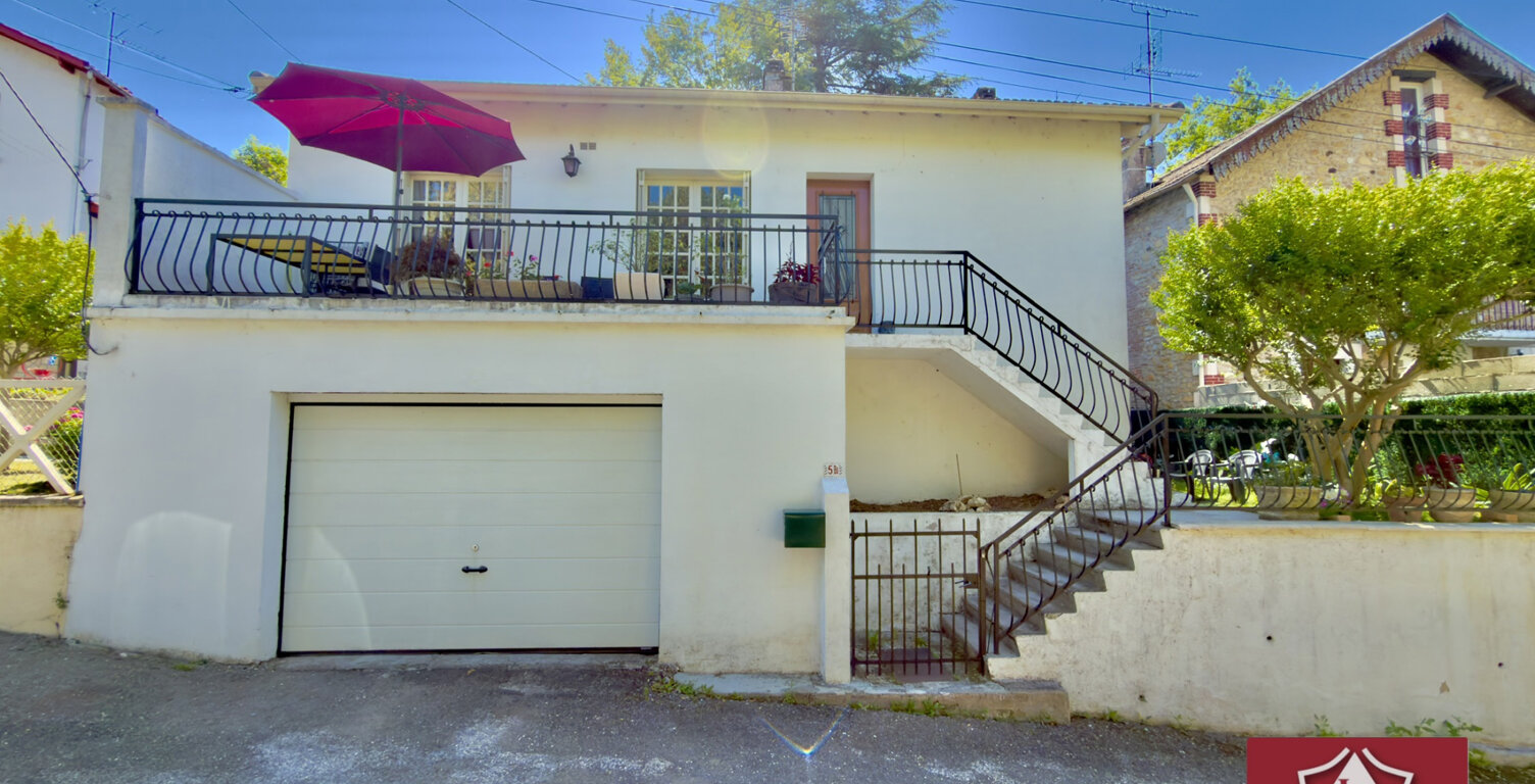 Maison avec grand garage, terrasses et jardin. — photo 1