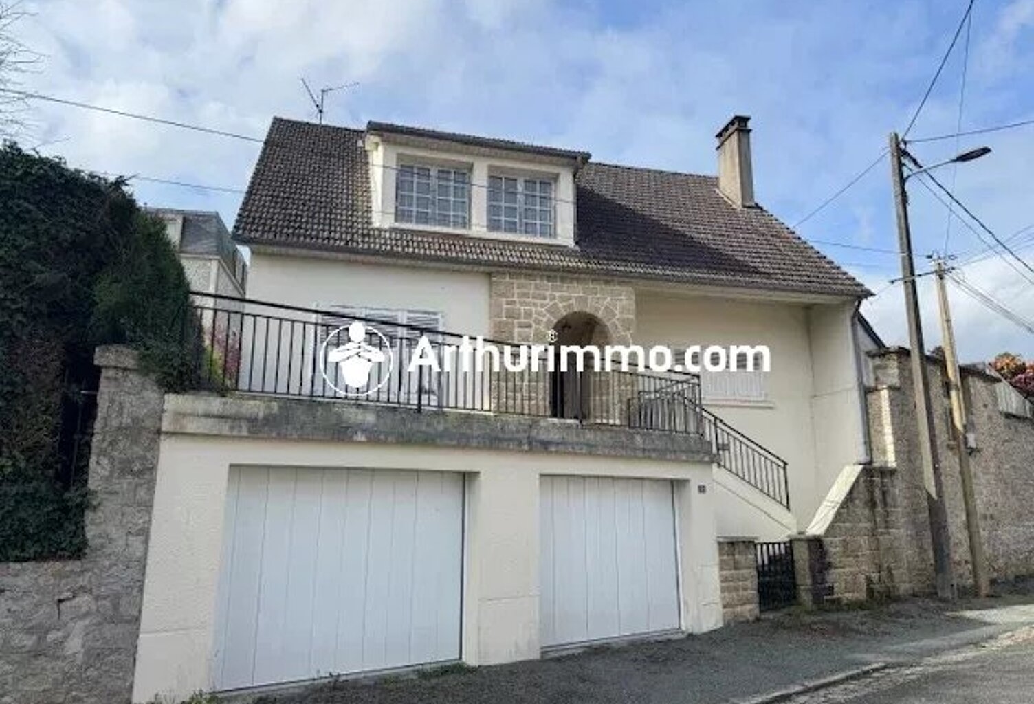 Maison de 116m² avec sous sol et garages — photo 1