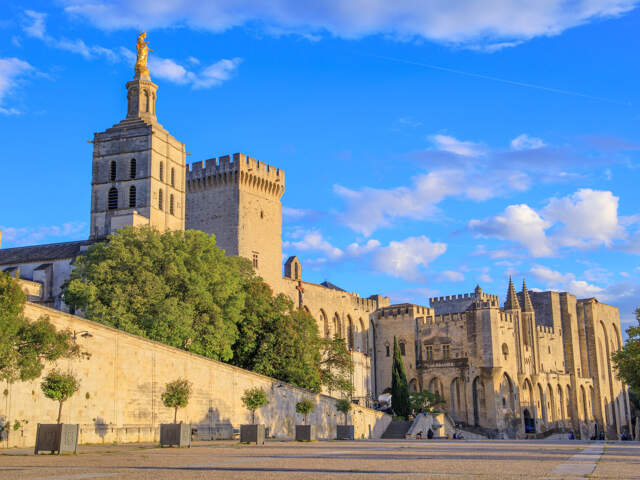 CESSION DE DROIT AU BAIL   EMPLACEMENT PREMIUM À AVIGNON — photo du bien