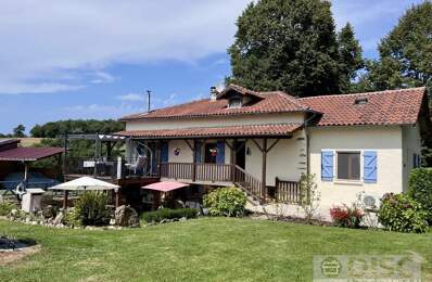 Propriété avec piscine chauffée et plus de 2 ha de terrain – proche Figeac — photo du bien