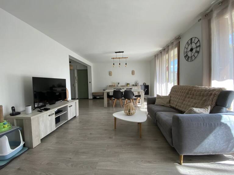 Appartement T5 avec balcon et cave — photo 1