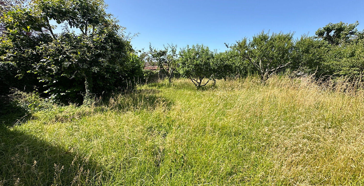 Terrain à bâtir de 636 m² - Hameau de LOYES - VILLIEU-LOYES-MOLLON — photo 1